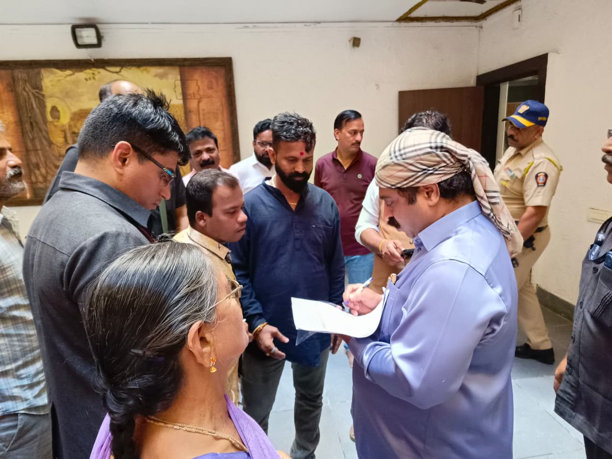 ARUNDAKI5's tweet photo. घाटकोपर पश्चिम चे दयावान डॅशिंग भाजपा 🇮🇳 आमदार श्रीराम भाई कदम साहेब यांच्या सौजन्याने.... 
आज 
रविवार दि १ मार्च रोजी श्रीराम दरबार....✌️✌️❤️❤️
गोरगरीब, जरूरतमंद जनतेच्या अडीअडचणी जाणून त्या सोडविण्यासाठी २४*७ तत्पर ✌️✌️💐💐 https://t.co/0WUv7wGPYk