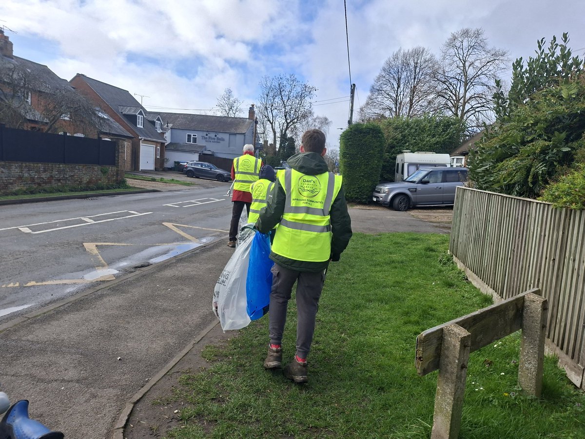 Dan's Community Group tweet media