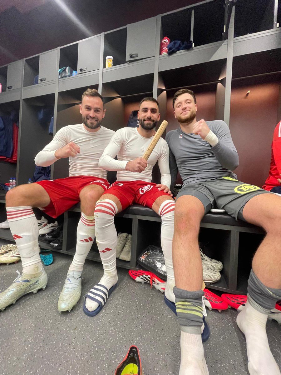 Bâton De Bourbotte tweet media