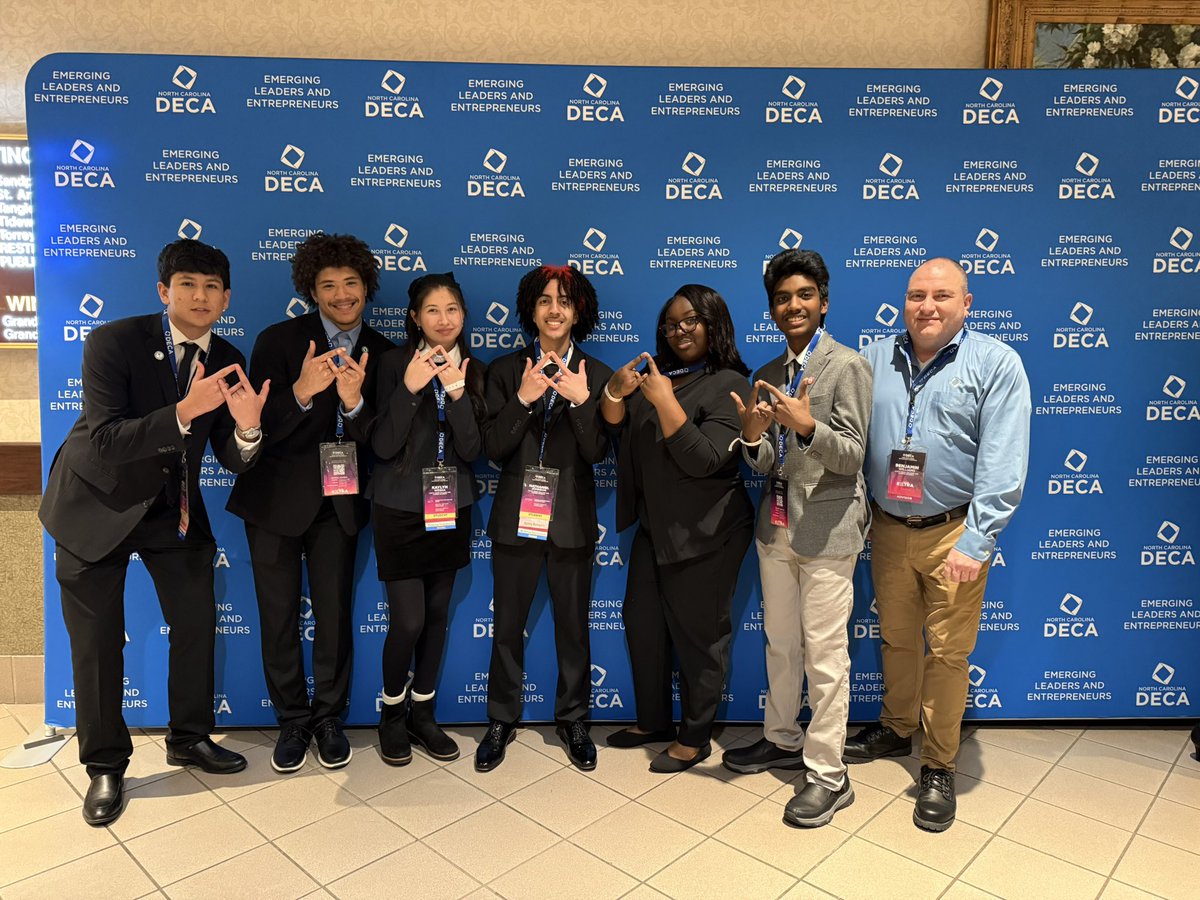 MrWilliamsWaves's tweet photo. Our small but mighty school did not bring home glass this year, but was still very successful w all 6 making NC proficiency, 3 making mastery, and high score results @NWakeCCAcademy #ncdeca #ncdecacdc #nccte #wcpss https://t.co/Af89s1mC05
