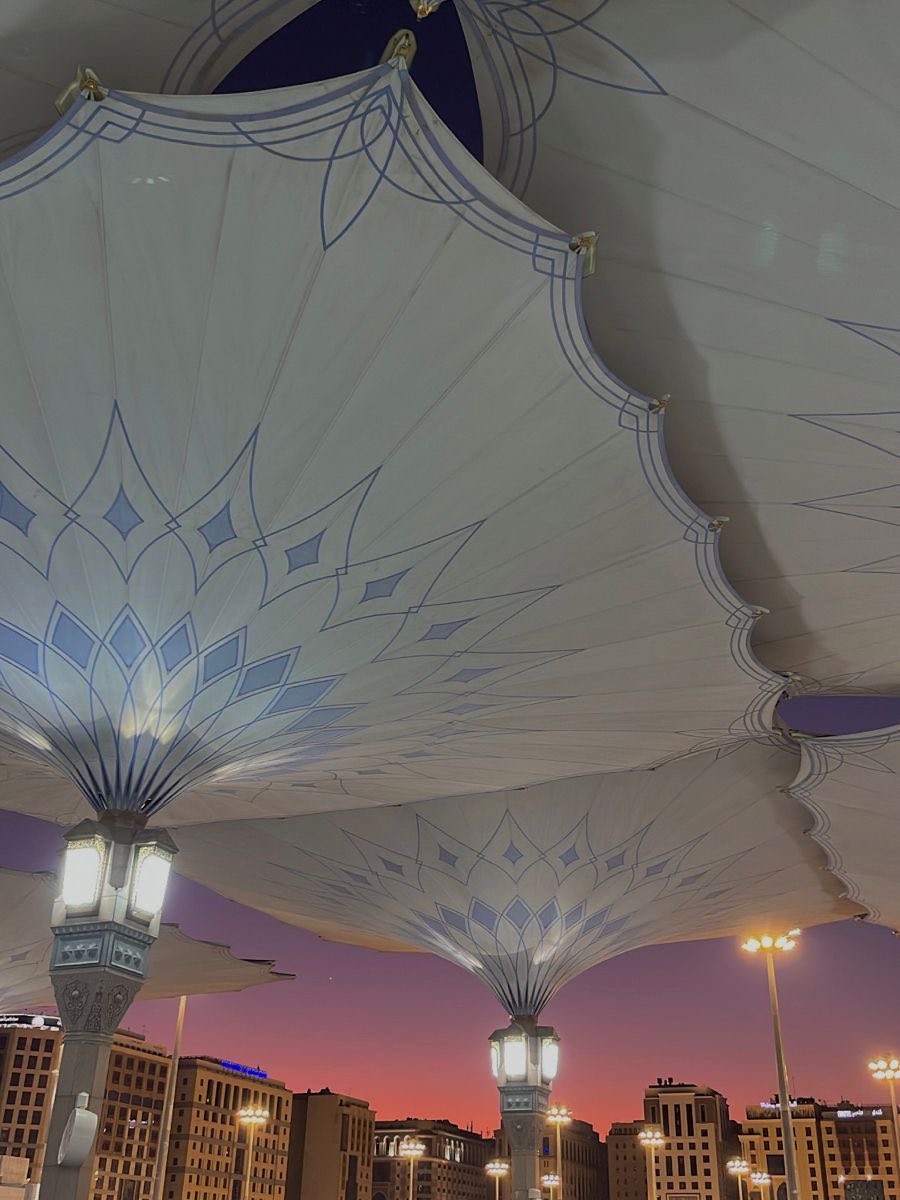 AqsaChaudhryx's tweet photo. Sunset in Medina. https://t.co/99xbAOeFcE