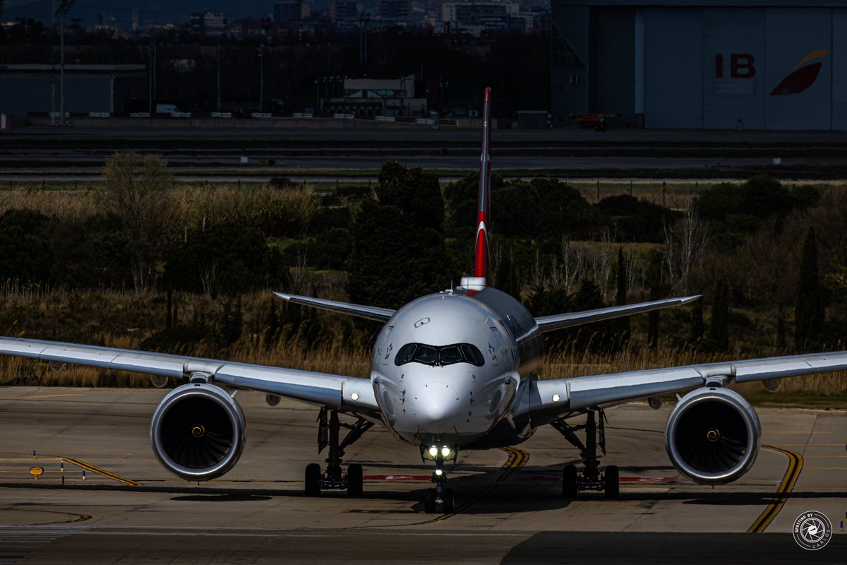 SpottingCarlos's tweet photo. arrival &amp; departure of one of today's special visitors at LEBL! Can't get enough of the @Airbus's A350 beauty 😍

📅 01/03/2026
✈️ Turkish Airlines A350
®️ TC-LGR
📌 IST-BCN / BCN-IST

@Spottersbcn @VadeAviones @OnAviation #aviation #aviationspotter #spotting #spotter #potd https://t.co/Tm6dzSqKKd