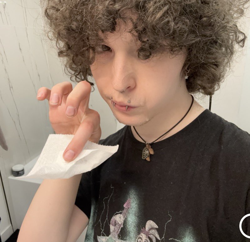 cum on my face!!!
(now accepting applicants) :3