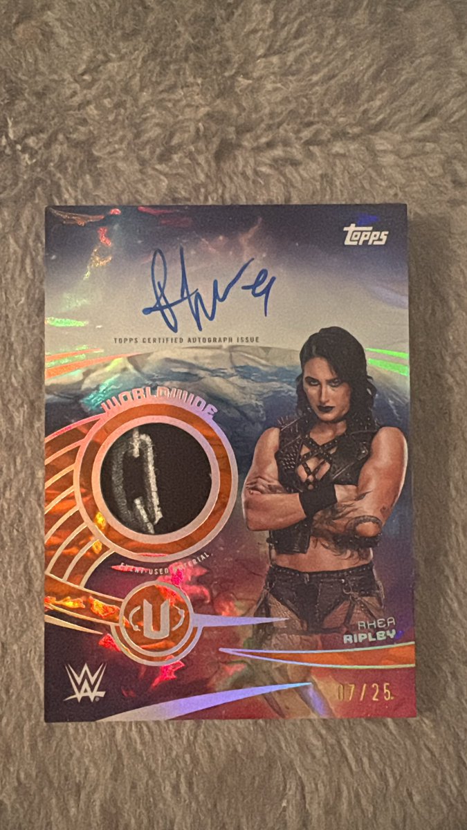 CFCJBWhitc's tweet photo. @Topps Pulled this from my Universe hobby box last night. Best wwe pull to date. https://t.co/FqAiDNOC4h