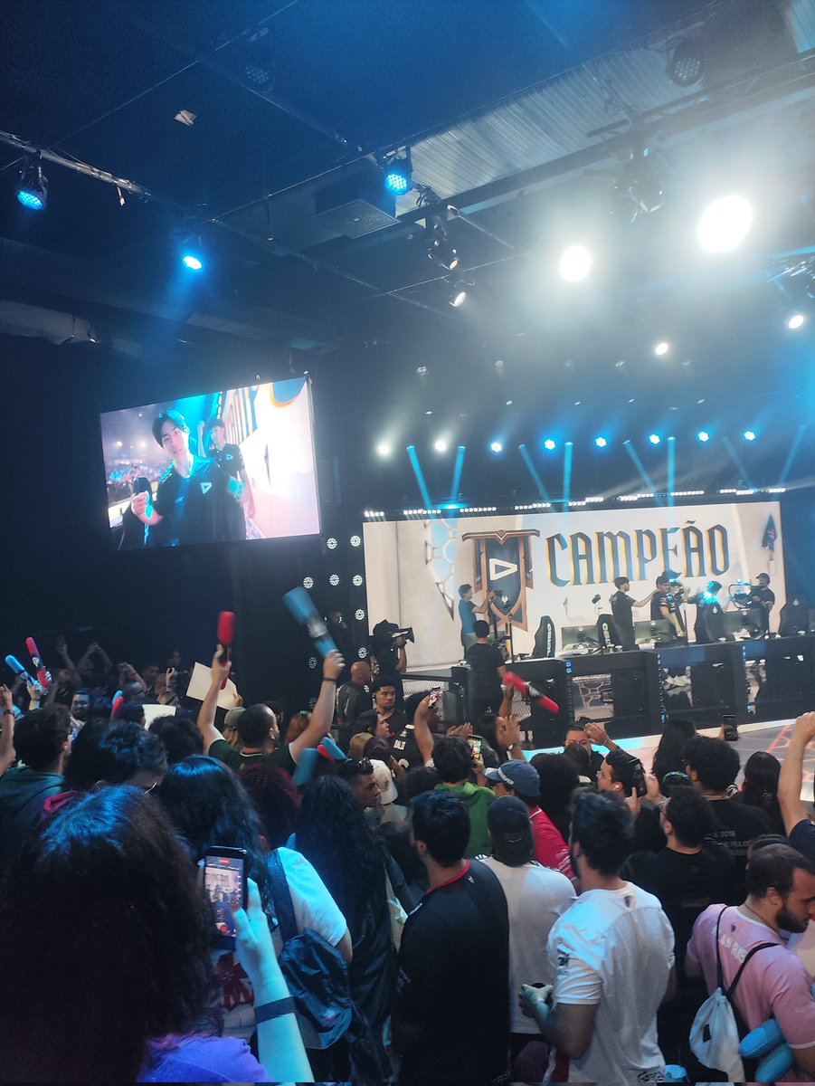 EU SOU PENTA CAMPEÃO BRASILEIRO FAZ O LLLLLLLL