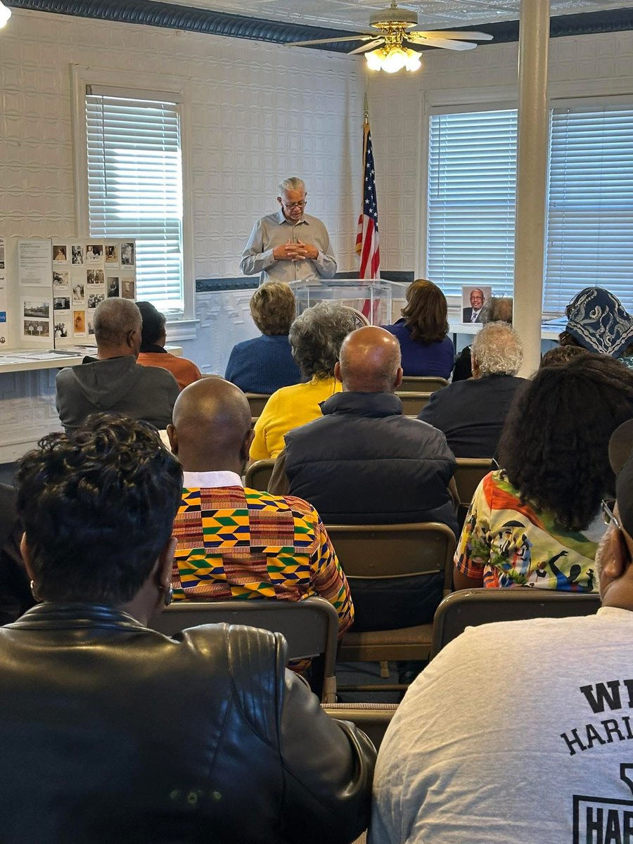 Mayor Derrick Wood tweet media