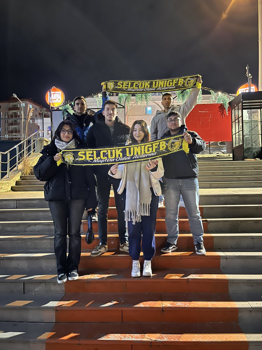 Fenerbahçe’miz - antalyaspor karşılaşmasını hep birlikte izledik.

#GucluSelcukGucluUni
#BarişAyasinKardeşleri
#UNİGFB