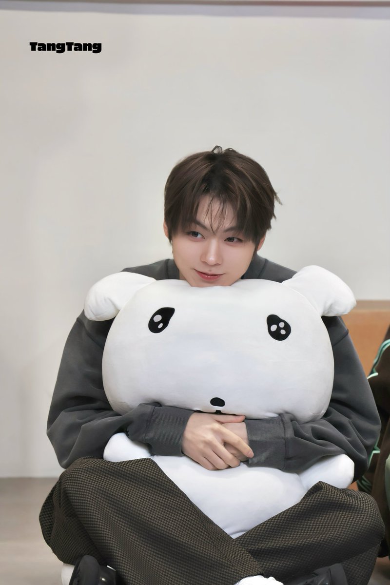 tangtangl5o2v1e's tweet image. 260227
🫳🏻
 🐶   

#홍 #hong #김홍