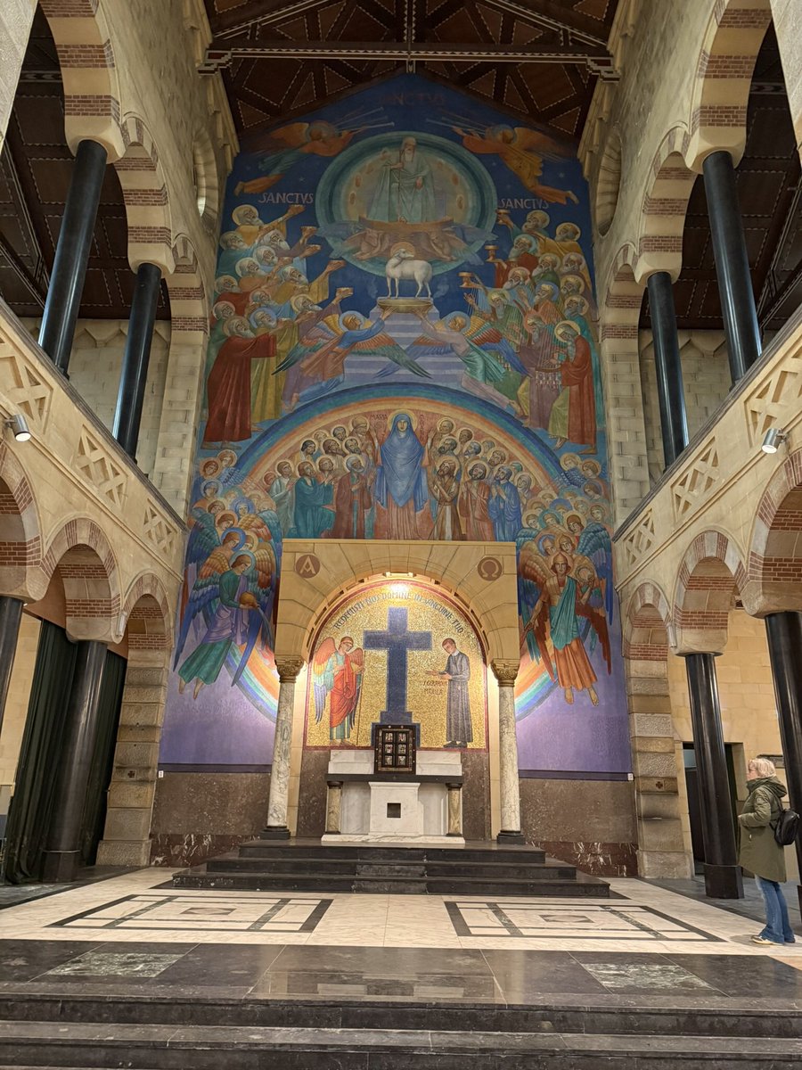 GrimbergenHer's tweet photo. Nederlands katholiek erfgoed. Gisteren bij de 115e verjaardag van het Museumpark Orientalis in de Heilig Landstichting met het Neboklooster. Vier jaar geleden bij de basiliek Agatha en Barbara in Oudenbosch, een kopie van de Sint Pieter in Rome. Bijzondere  stukjes Nederland 🇳🇱 https://t.co/Gm0dvzyspH