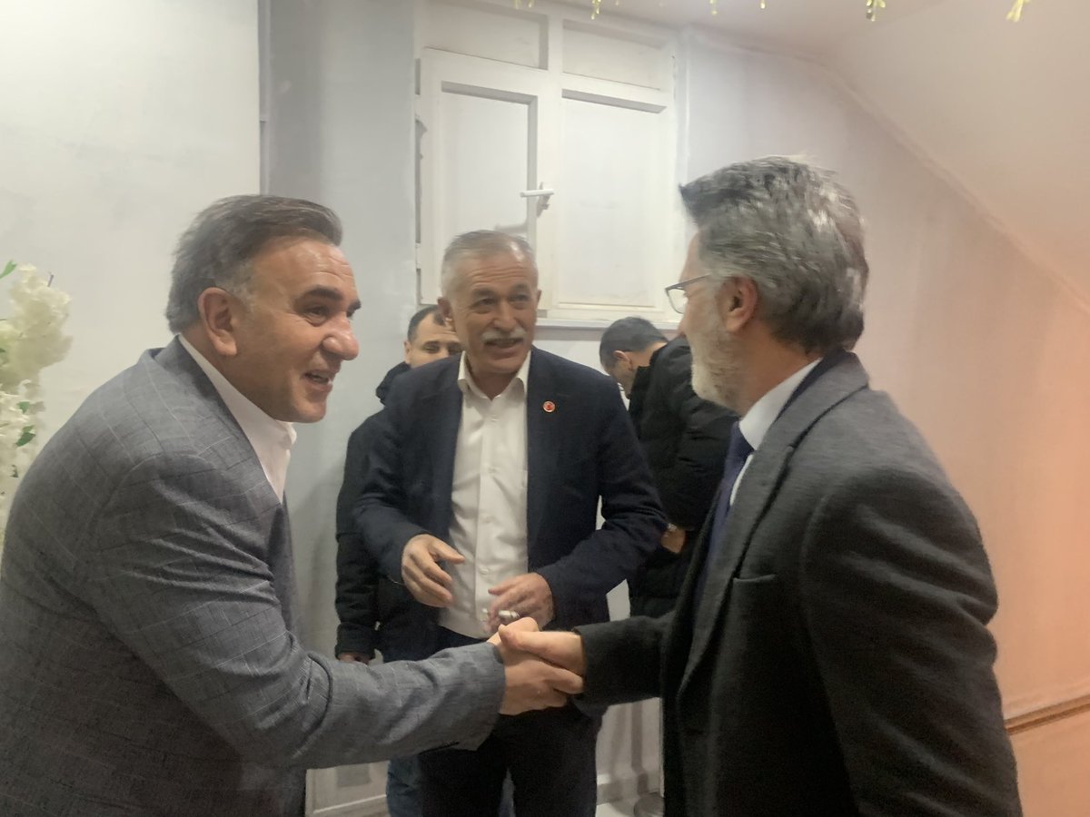 DevaSultanbeyli's tweet photo. Artvinliler derneğinin düzenlemiş olduğu iftar programına ilçe başkanımız Sayın.Selçuk Ballıkaya ve yönetim kurulu katılım sağladı.
Nazik davetlerinden dolayı dernek başkanı Sayın Osman Demire’e teşekkür ederiz.
Rabbim yapılan hayırları ve tutulan oruçları kabul eylesin. https://t.co/8wflwHBOQE
