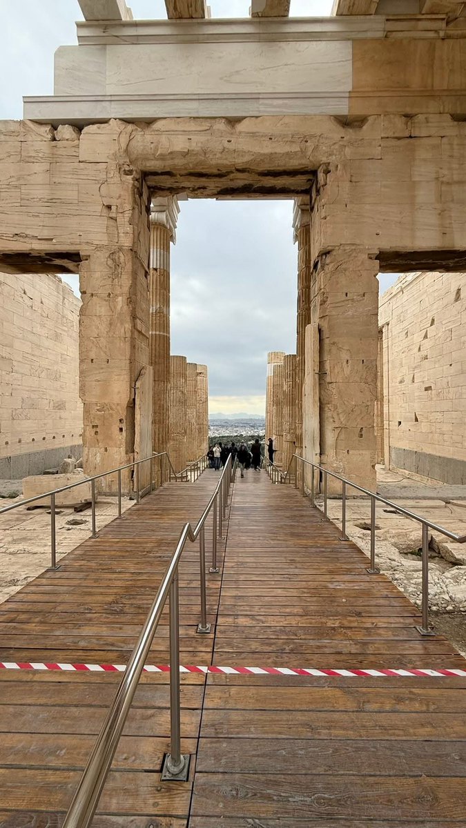 gdboymunna's tweet photo. Acropolis 🇬🇷 https://t.co/PwJJ48yxJV