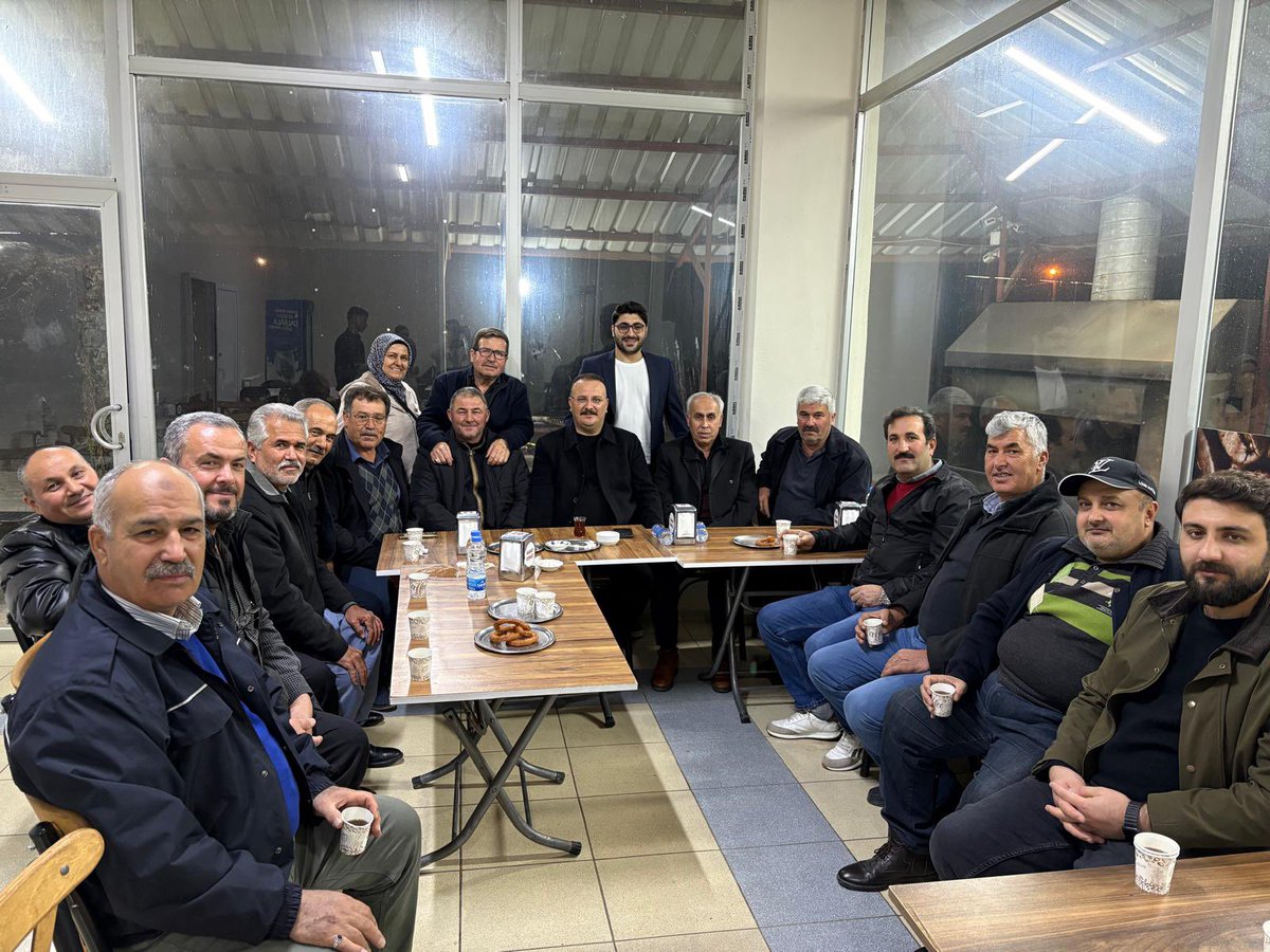 📍 Güzelyayla Mahallesi - İftar Sofrası 

İlçe Başkan Yardımcılarımız Sayın Mehmet Demir, Sayın Av. Emin Özkaya, Sayın Av. Besim Yılmaz ve İlçe Yönetim Kurulu Üyemiz Sayın Lütfettin Boz ile birlikte; 

4.Bölge Mahalle Başkanlarımızın gönül sofralarına Güzelyayla Mahallesi’nde