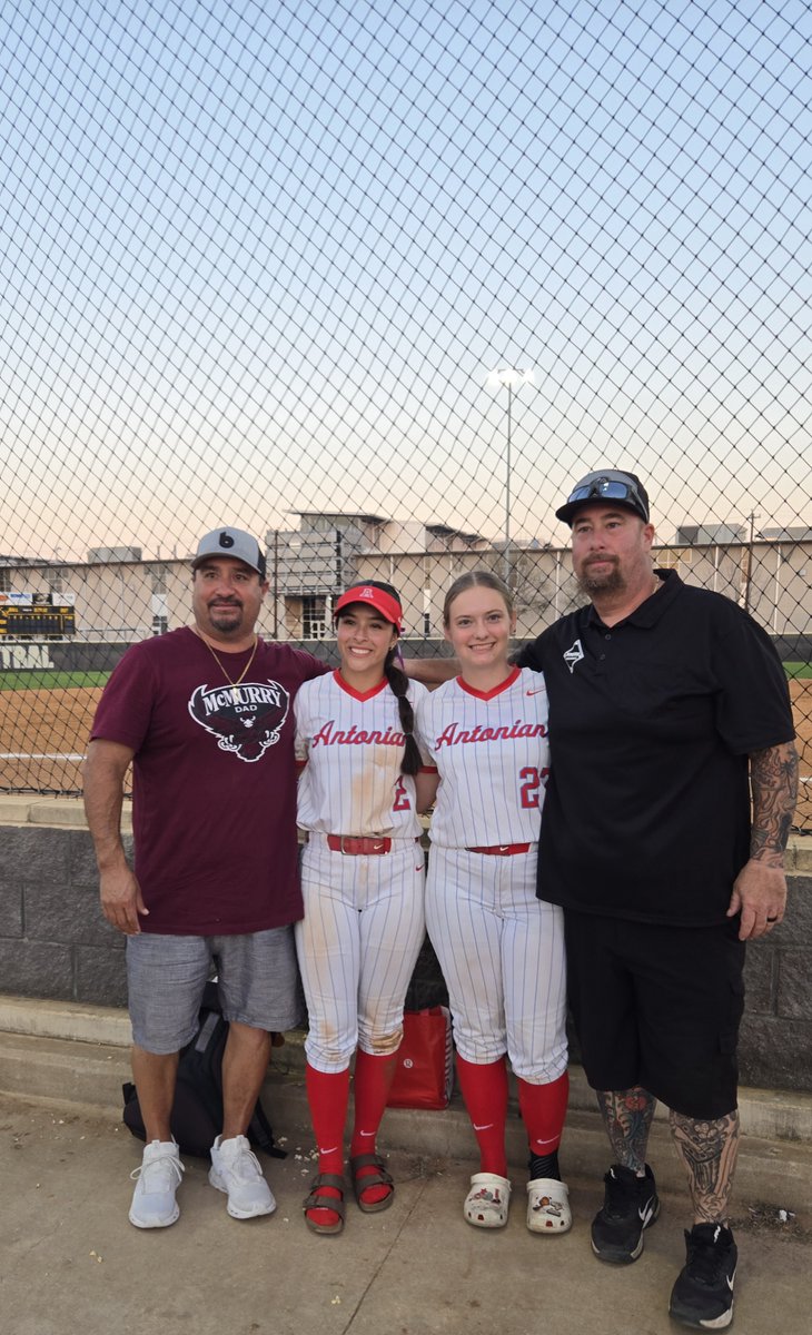 Victoria Gass | 2028 | RHP/1B/OF tweet media