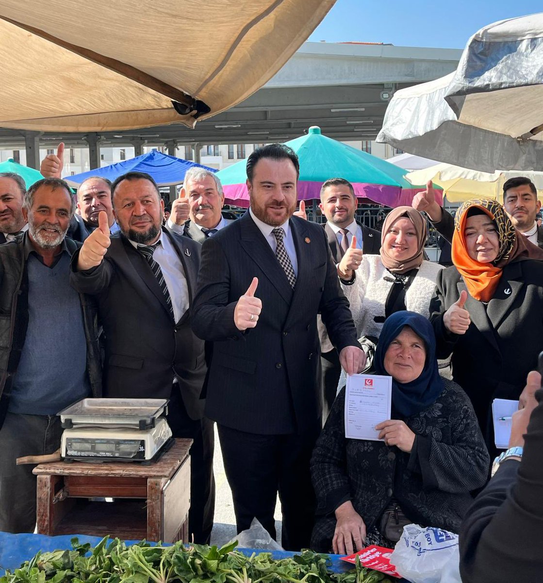 Anadolu’da karış karış dolaşıyor,
Üye üye büyüyoruz..