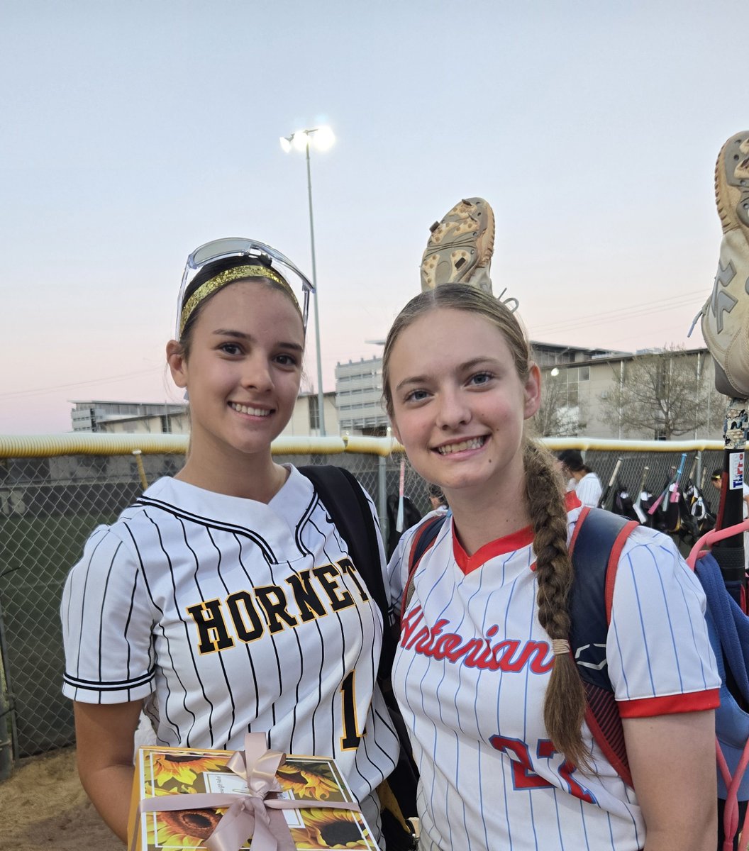 Victoria Gass | 2028 | RHP/1B/OF tweet media