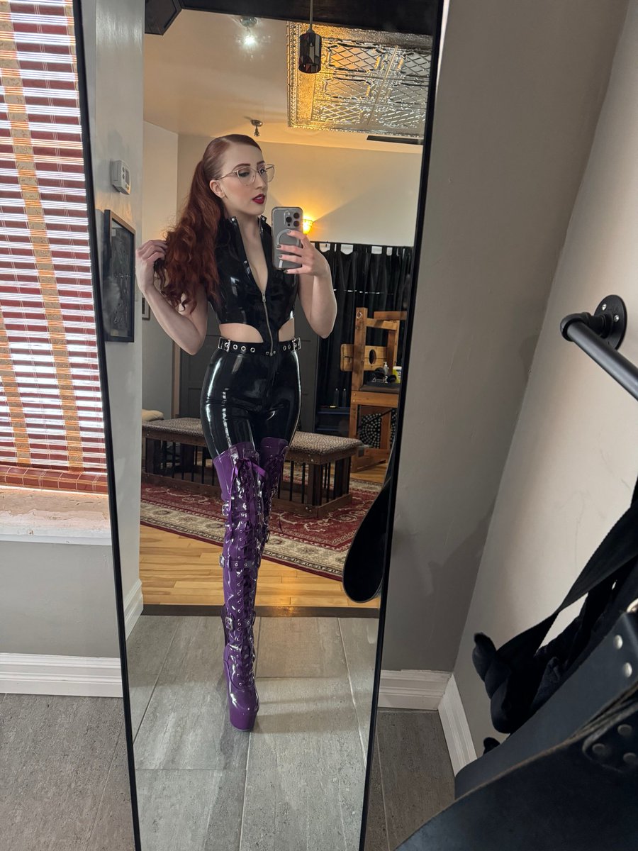 Lady Delphine🗝 tweet media