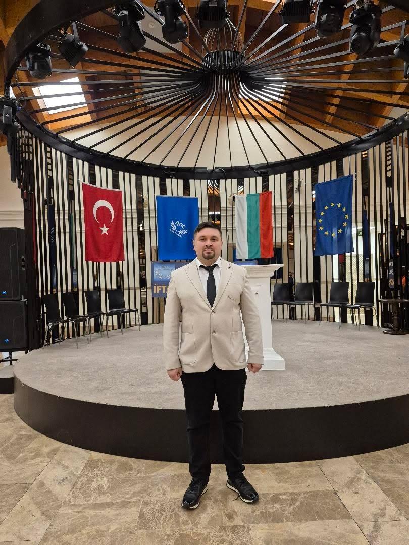 Bulgaristan Hak Ve Özgürlük Partisi (DPS) İstanbul il teşkilatının Avcılar ilçemiz'de düzenlemiş oldukları, iftar programına katılım sağladım.
Bulgaristan Türklerini bir araya getiren, Bu güzel organizasyon için HÖH (DPS) İstanbul il teşkilatına teşekkürler.
#ZaferPartisi