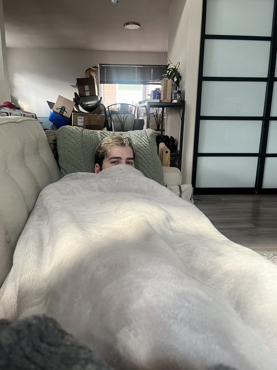 kaleightucker_'s tweet photo. I want nothing more than to be home with the two coziest best friends a girl could ask for https://t.co/H0kazrMOa0