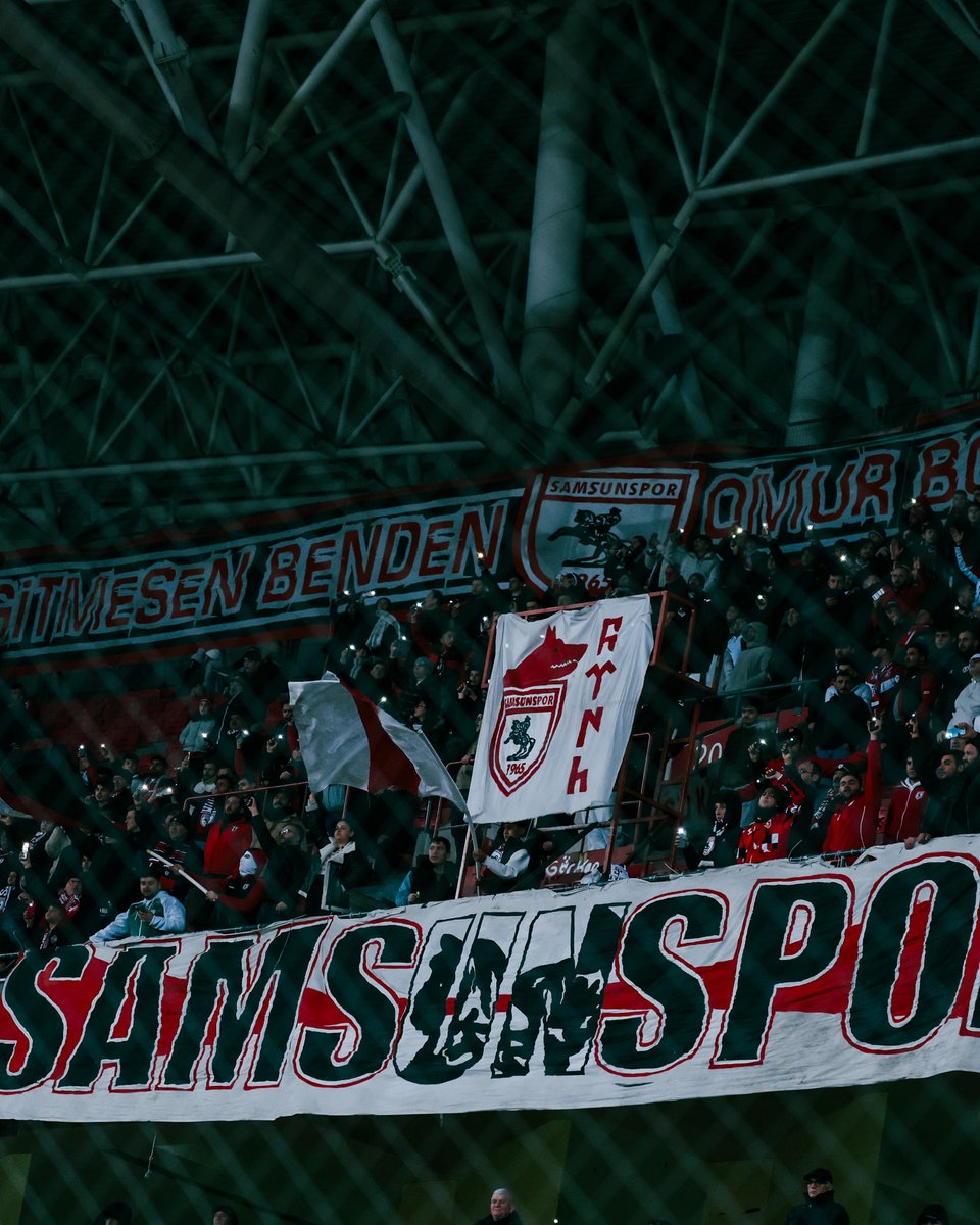 Samsunspor's tweet photo. 📸 Mücadelemizden!
📎 Detaylar web sitemizde.
👉 https://t.co/L9P9BPhZEt
Samsunspor 0 - 0 Gaziantep FK
#Samsunspor #AtatürklüArma #FromSamsuntoEurope #SAMvGFK https://t.co/IuQO818eew