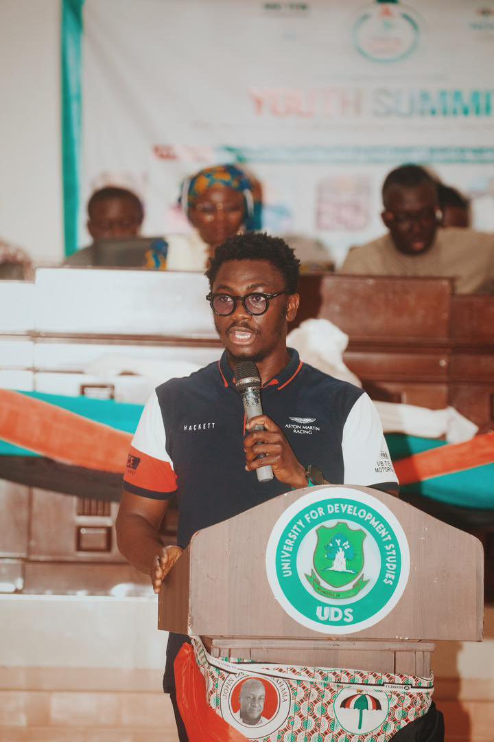 fanti_boy's tweet photo. For me I call him the president’s favorite MC #EwuraAdamsKarim
#thefutureishere
#Karim4DNCO
#wedey2geda https://t.co/jtvBVqKuSc