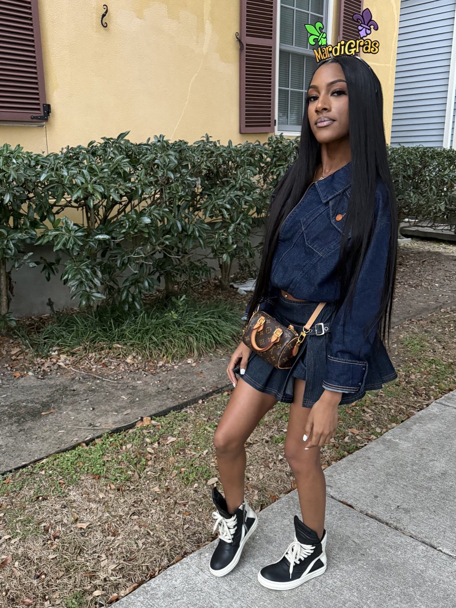 jjaasmineeee's tweet image. just cause i can #simple 💁🏽‍♀️