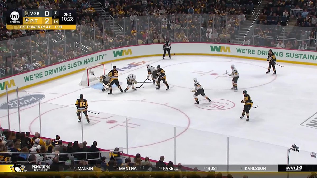 Bryan Rust makes it 3-0 @penguins in the second 😳