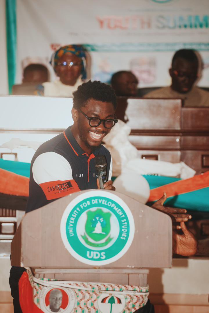 fanti_boy's tweet photo. He has good human relation and that’s what every good leader should have #EwuraAdamsKarim
#thefutureishere
#Karim4DNCO
#wedey2geda https://t.co/7921WGlxIX