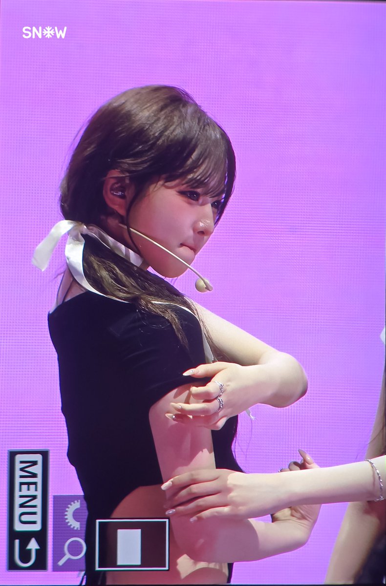 Snowy_0801's tweet photo. 260228 MSZN Day 2 Pre
귀여워--->💪💪
#트리플에스 #tripleS 
#하연 #정하연 #HaYeon https://t.co/IGZJGwPfNM