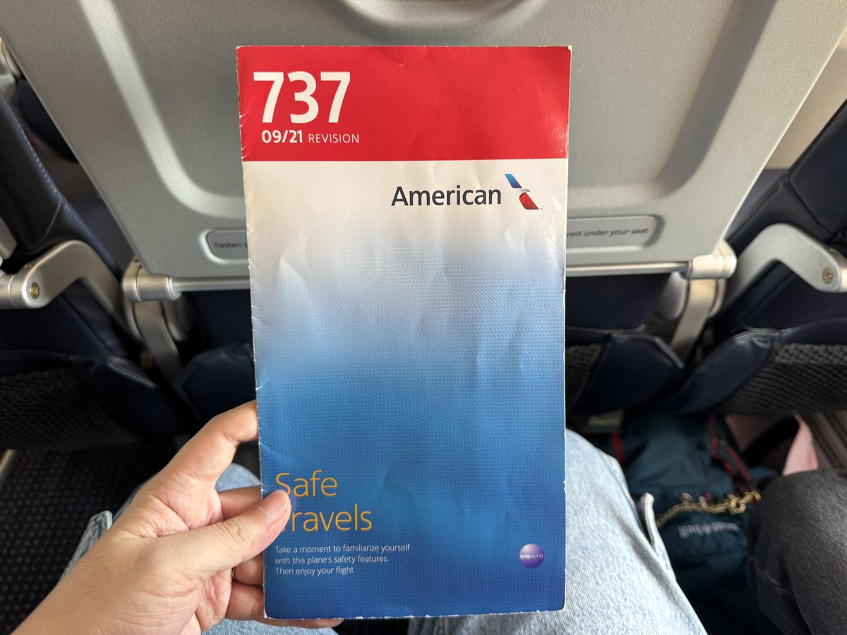 次の目的地へ🚩

搭乗機はアメリカン航空🇺🇸
そしてまさかの特別塗装機✈️

かつてのエア・カリフォルニア😮
このカラーを現地で見られるとは思わなかった

旅はこういう偶然があるからやめられない😎

#AmericanAirlines #アメリカン航空