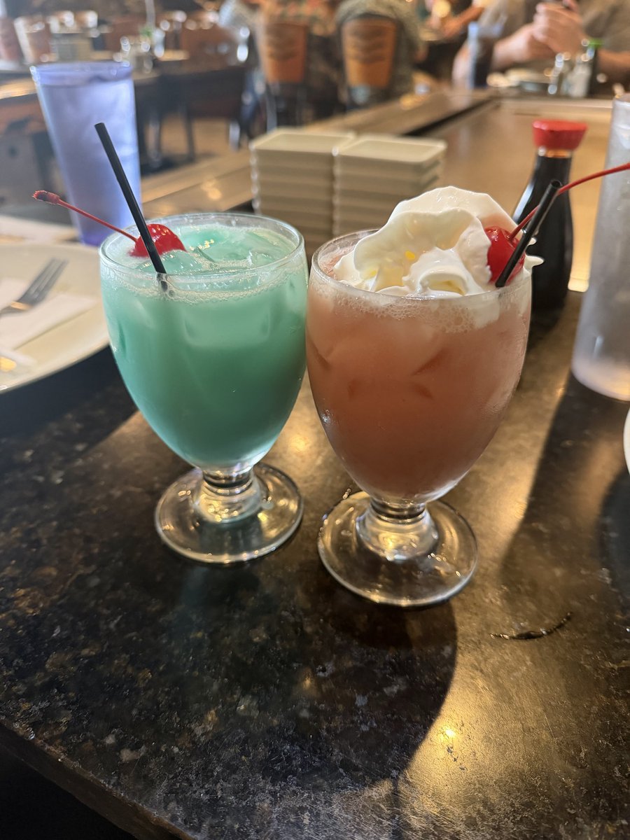 cecebae11's tweet photo. One thing we gone do is get a drink😩 https://t.co/ptPkH0gFen