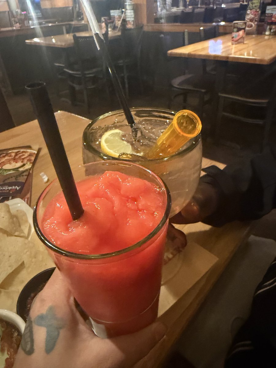 cecebae11's tweet photo. One thing we gone do is get a drink😩 https://t.co/ptPkH0gFen