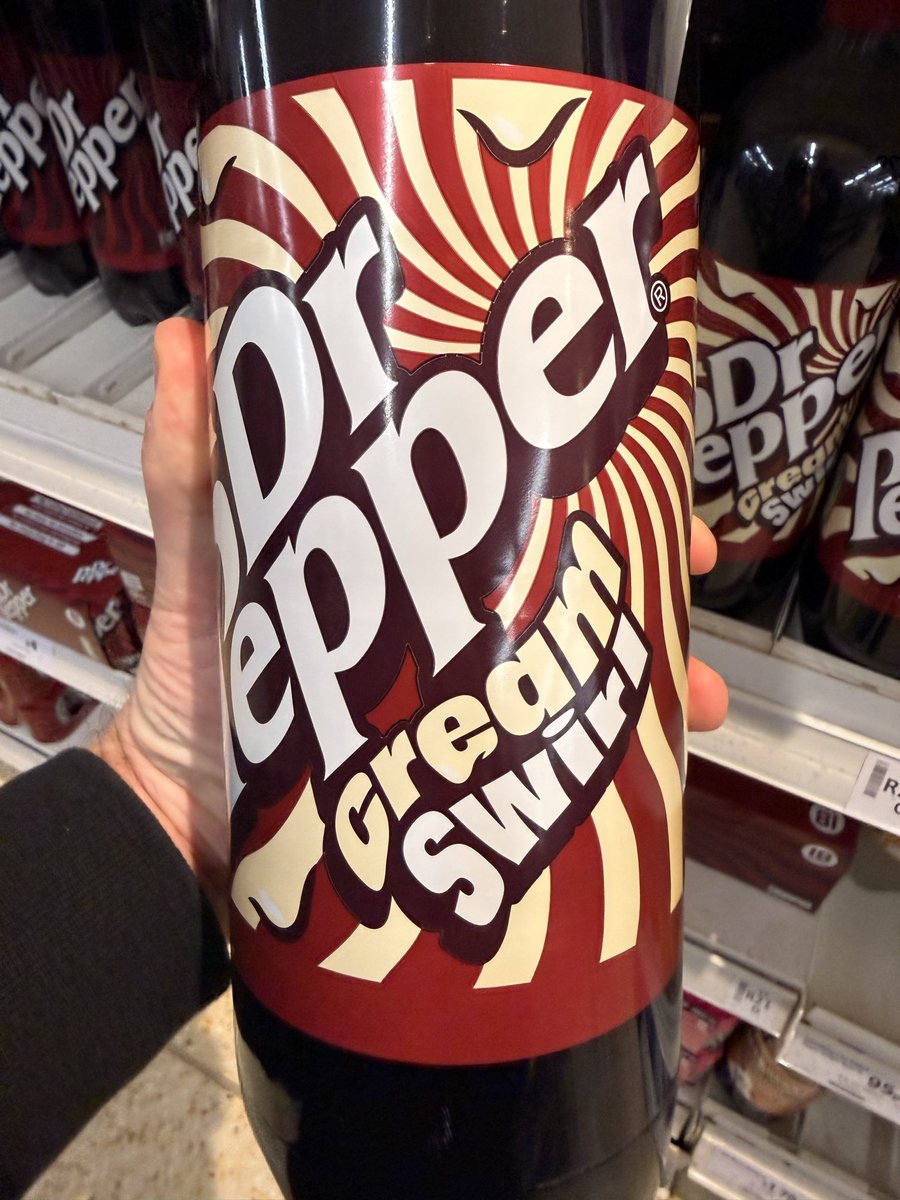 All_Things_New_'s tweet image. Cream Swirl Dr Pepper! 🥤🍭 At Sainsbury’s #drpepper #creamswirl #wellthisisnew