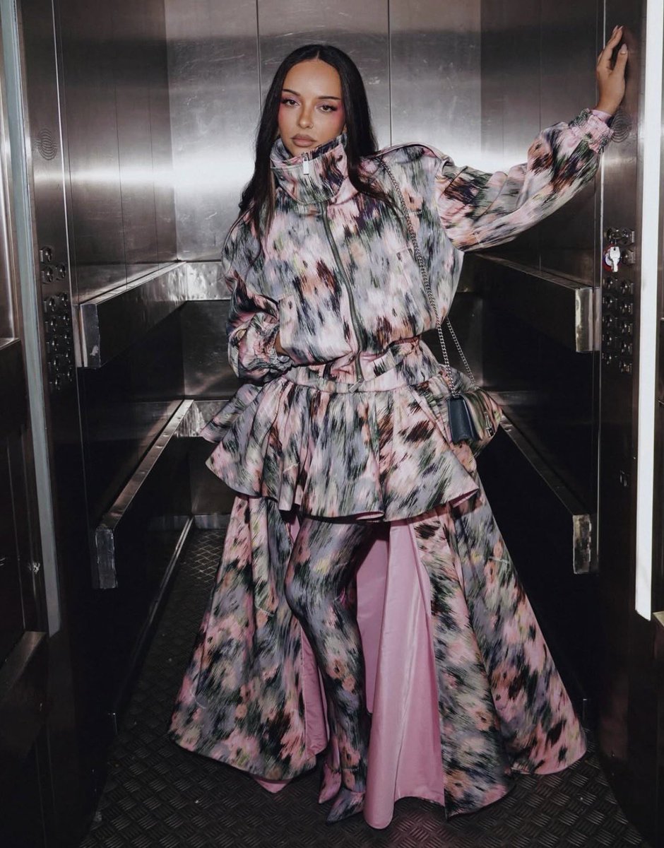 JADE looks gorgeous in new photos from the #BRITs
