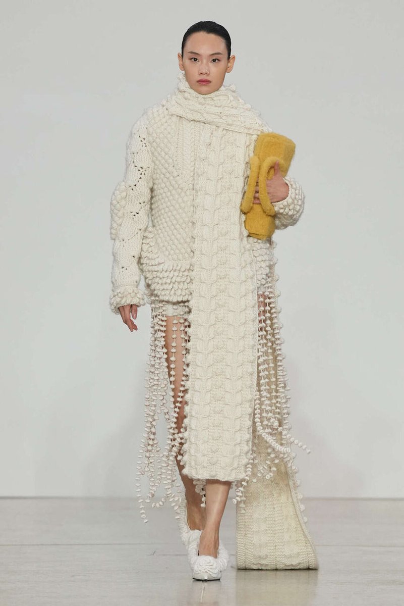 kendam_com's tweet photo. J. Salinas Fall Winter 2026-2027 collection fashion show presented at Milano Fashion Week FW26 (March 1, 2026) https://t.co/hqDyxSnrgE
#JSalinas #FW26 #AW26 #Runway #Milano #FashionWeek #MFW #Kendam https://t.co/h4XkThlUni