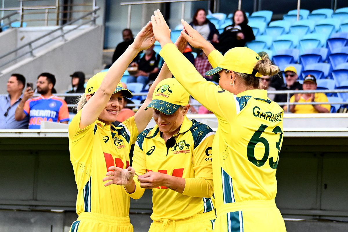 ICC's tweet photo. 𝐅𝐚𝐫𝐞𝐰𝐞𝐥𝐥, 𝐥𝐞𝐠𝐞𝐧𝐝 🇦🇺❤️

Australia great Alyssa Healy signs off international cricket in unforgettable fashion 💯 https://t.co/c1MEfGWaWz