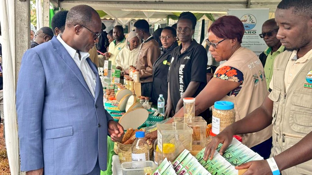 NARO_MUZARDI's tweet photo. Glad to have participated in the #HarvestMoneyExpo held at Kololo. 🌱

As @narouganda showcased #QualitySeed, value addition innovations, fish, and tree products — for agricultural transformation.

#HarvestMoneyExpo #NARO #AgriInnovation https://t.co/R2xo2XTPPF