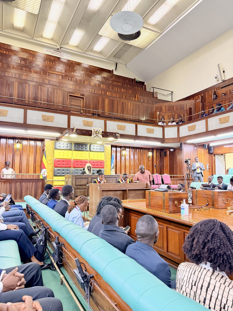 Hon. Elvis Mujuni Kamara tweet media