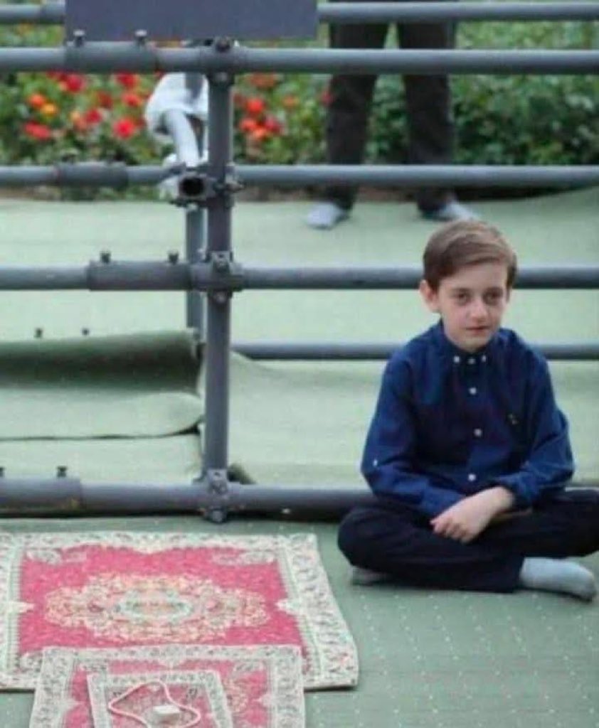 انا للہ وانا الیہ راجعون💔

اے مسلمانوں اب بھی پوچھتے ہو کربلا کیسی تھی۔