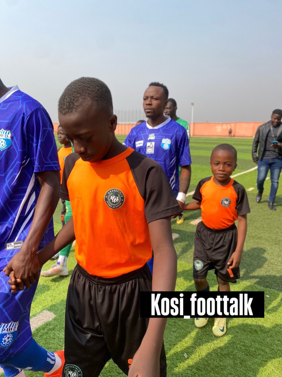Kosi_foottalk's tweet photo. Grassfield SA kids were mascots for PWD Bamenda and Coton Sport players as they walked out for their clash today in Bamenda
#pwdbamenda #cotonsport #mascot #fecafoot #eliteone https://t.co/v24viLhBoB