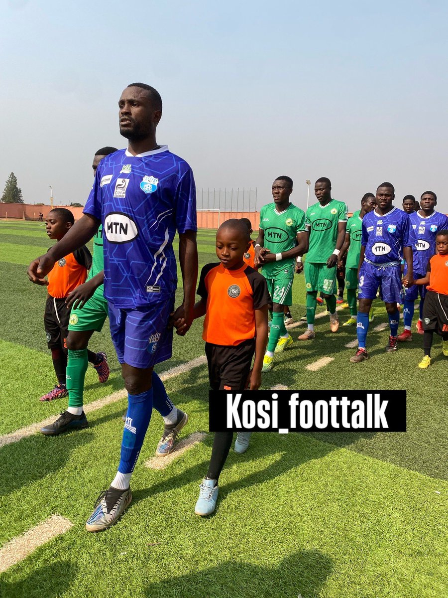 Kosi_foottalk's tweet photo. Grassfield SA kids were mascots for PWD Bamenda and Coton Sport players as they walked out for their clash today in Bamenda
#pwdbamenda #cotonsport #mascot #fecafoot #eliteone https://t.co/v24viLhBoB