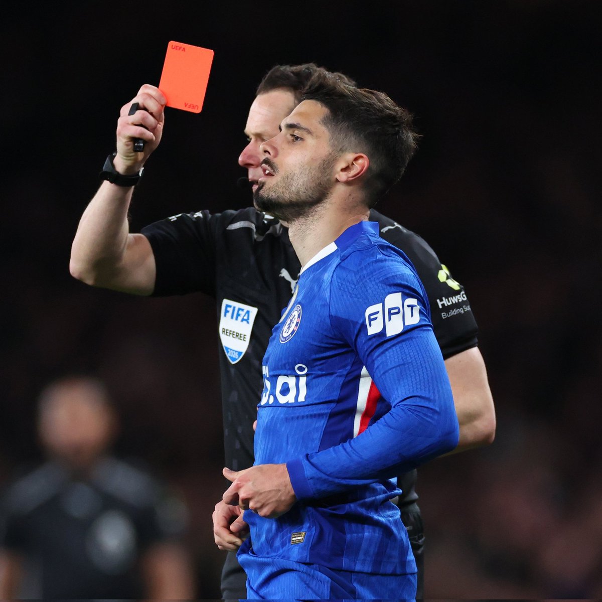 Pedro Neto's red card against arsenal is Chelsea's seventh red card this season. If they manage to get two more they'll meet Sunderland record 9 red cards in a season 09/10..
Another  milestone for Chelsea 
#Khamenei 
#sesko