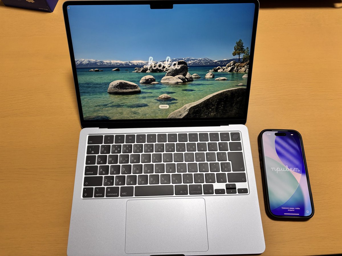 urib01's tweet photo. MacBook Air M4とiPhone17をお迎えした https://t.co/PFyaLRAgHB