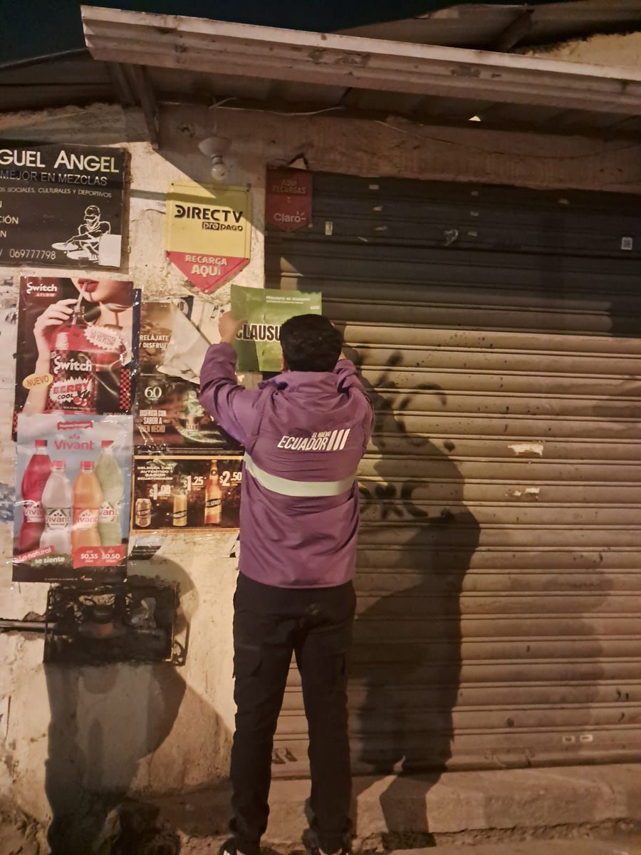 goberazuay's tweet image. 🚔 OPERATIVO DE CONTROL INTERINSTITUCIONAL

#Ricaurte || 2 establecimientos recibieron sello de clausura por permitir consumo de alcohol en locales no autorizados.

🚫Clausura 1: Calles Miguel Narea y Simón Bolívar

🚫Clausura 2: Calles Cordillera del Cóndor y Julia Bernal