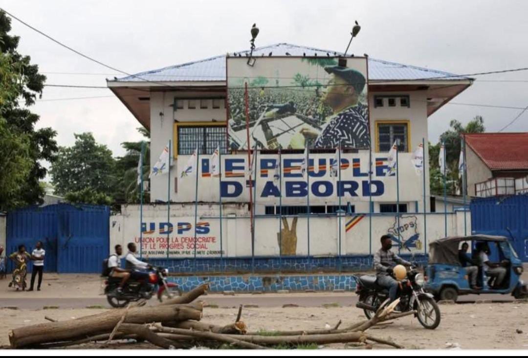 Fardc_Genie243's tweet photo. 🛑#Urgent #guerre #Iran #USA 
Si l'Iran me demande où se situe une #base #militaire #américaine en #RDC j'enverrai cette photo et sa localisation 🏃🏃🏃🏃🏃 https://t.co/beKy1rdZOI
