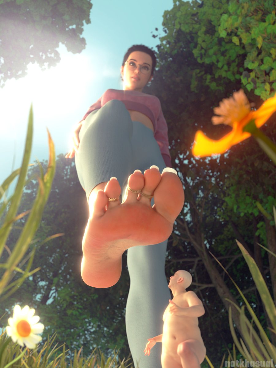 A tiny on the run

#Giantess #SizeTwitter #soles #feet #nsfw