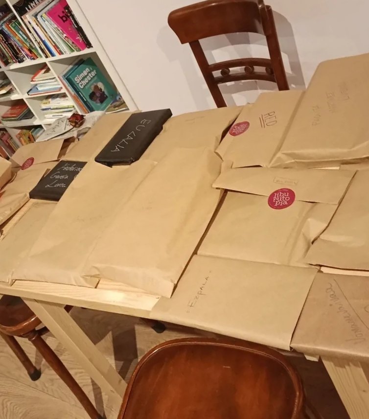 Eva Forest Liburutopia tweet media