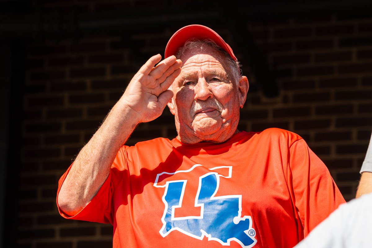 LATechBSB's tweet photo. Taking a moment to appreciate @HawseyTrey’s grandfather being recognized as today’s Veteran of the Game 🇺🇸

Thank you for your service 🫶 https://t.co/ZEiri49Clw