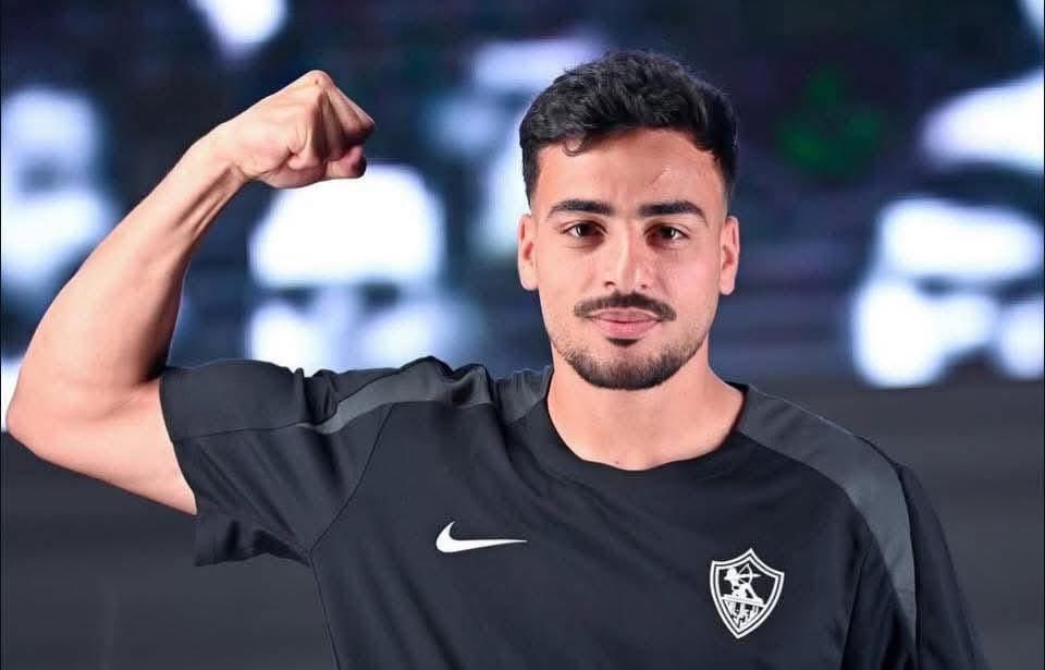 وسط انتصارات الزمالك المتتاليه واعتلاء الصداره....
اللاعب محمد إسماعيل بيقدم مستوى مميز والكوره تطلع منه حلوه ...
سردباك يلعب ..
محور يلعب...
و بتركيز ..لاعب مهضوم حقه ...ويحتاج الدعم.
<a href="/AymanYounis/">Ayman Younis. ايمن يونس</a>