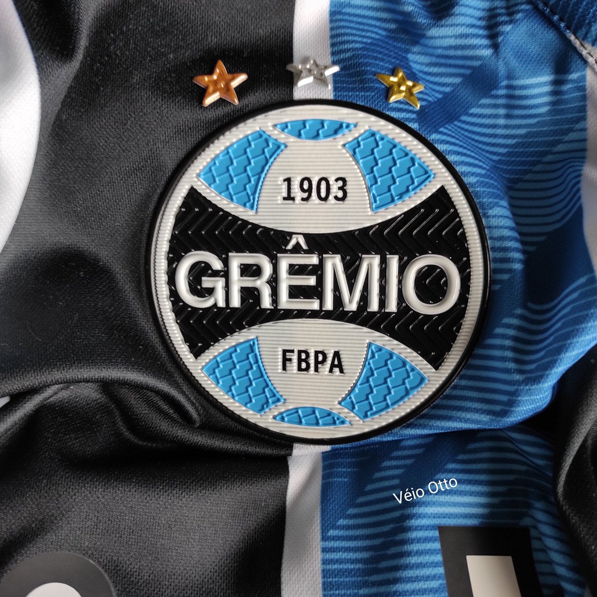 Inacreditável! O Grêmio com um a mais e tomando sufoco dentro da Arena!