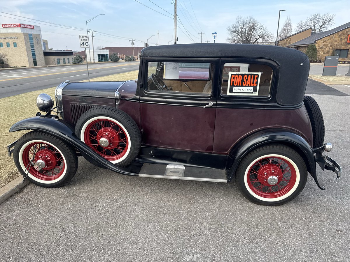 LawyerGatMAREJD's tweet image. Spotted in the wild: A survivor 1931 #Ford #ModelA Victoria.